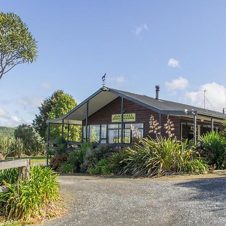 Junohall Backpackers Waitomo Caves Ngoại thất bức ảnh