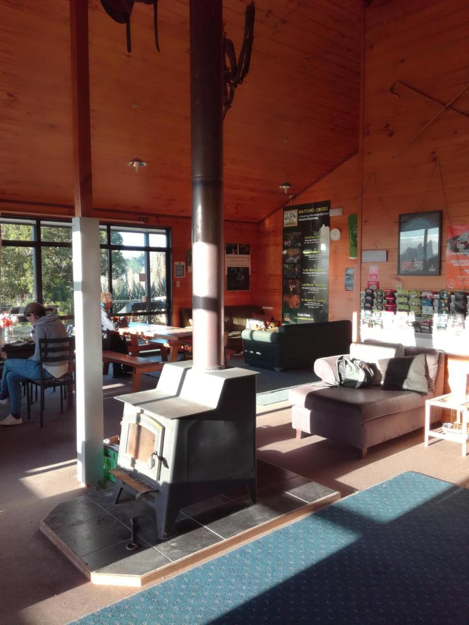 Junohall Backpackers Waitomo Caves Ngoại thất bức ảnh